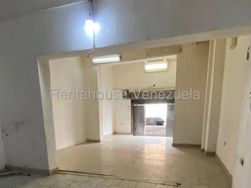 Comercial (Local Comercial) en Alquiler en Puente Hierro, Distrito Metropolitano - 4