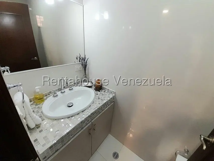 Townhouse (1 Nivel) en Venta en La Tahona, Distrito Metropolitano - 12