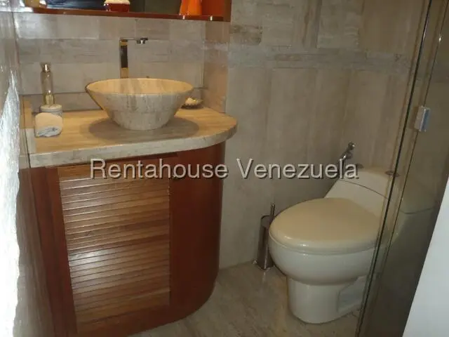 Apartamento (1 Nivel) en Venta en Lomas de Prados del Este, Distrito Metropolitano - 13