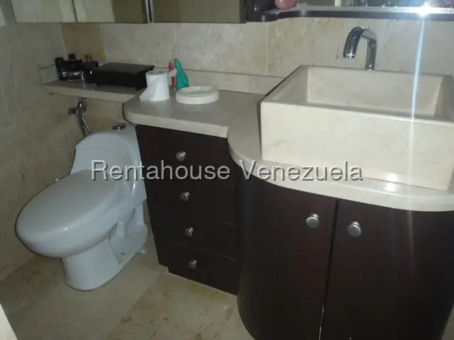 Apartamento (1 Nivel) en Venta en Lomas de Prados del Este, Distrito Metropolitano - 19