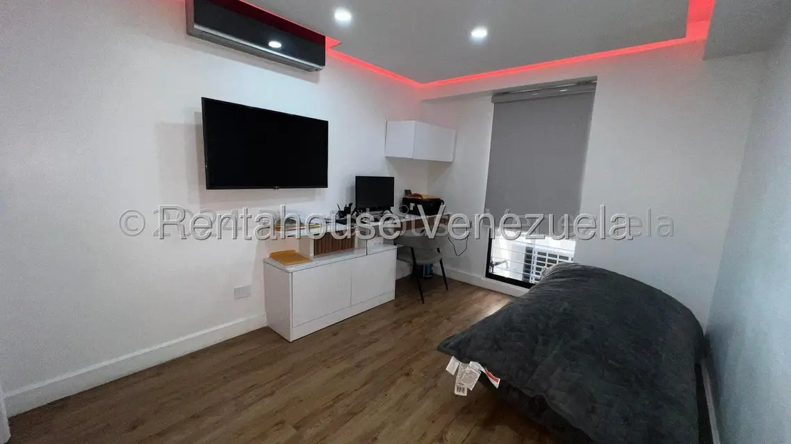 Apartamento (1 Nivel) en Venta en San Bernardino, Distrito Metropolitano - 24