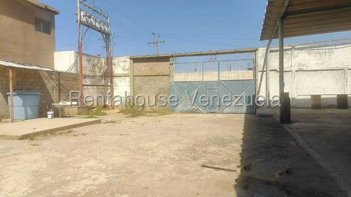 Comercial (Galpon - Deposito) en Alquiler en Nuevo Pueblo, Falcon - 2