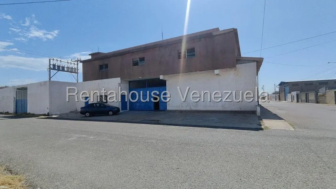 Comercial (Galpon - Deposito) en Alquiler en Nuevo Pueblo, Falcon - 4