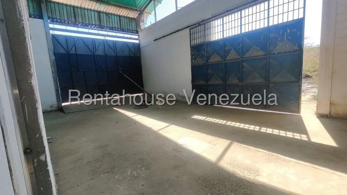 Comercial (Galpon - Deposito) en Alquiler en Nuevo Pueblo, Falcon - 5