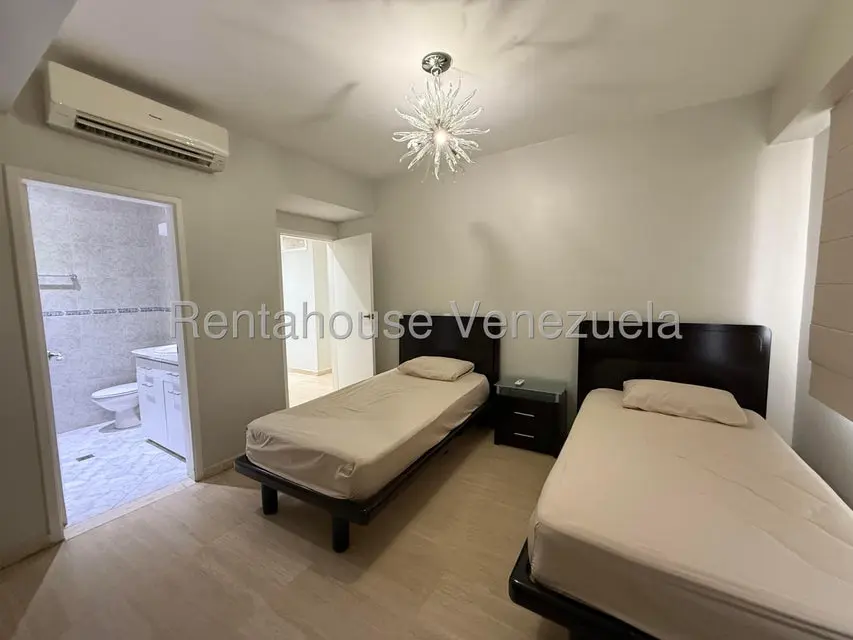 Apartamento (1 Nivel) en Venta en Santa Eduvigis, Distrito Metropolitano - 16