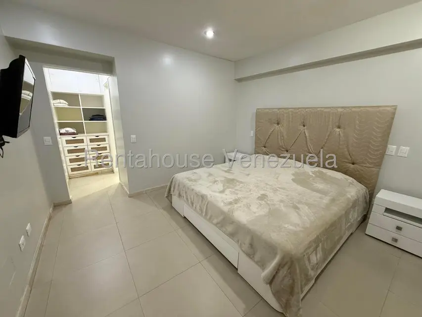 Apartamento (1 Nivel) en Venta en Santa Eduvigis, Distrito Metropolitano - 19