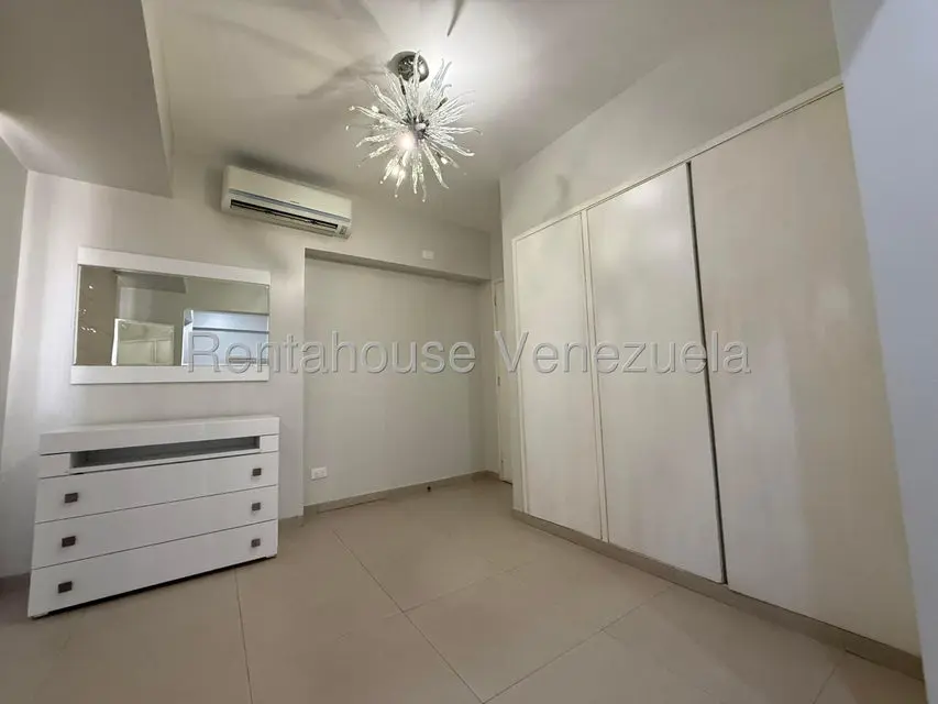 Apartamento (1 Nivel) en Venta en Santa Eduvigis, Distrito Metropolitano - 20