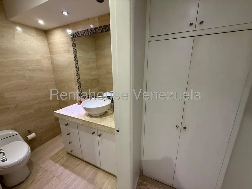 Apartamento (1 Nivel) en Venta en Santa Eduvigis, Distrito Metropolitano - 21