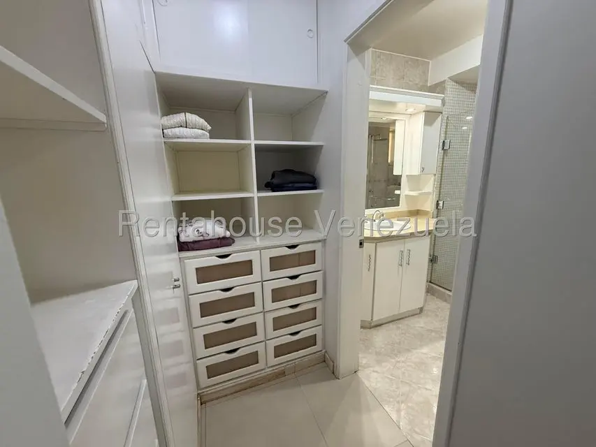Apartamento (1 Nivel) en Venta en Santa Eduvigis, Distrito Metropolitano - 22