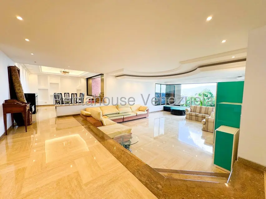 Apartamento (1 Nivel) en Alquiler en Lomas de San Roman, Distrito Metropolitano - 2