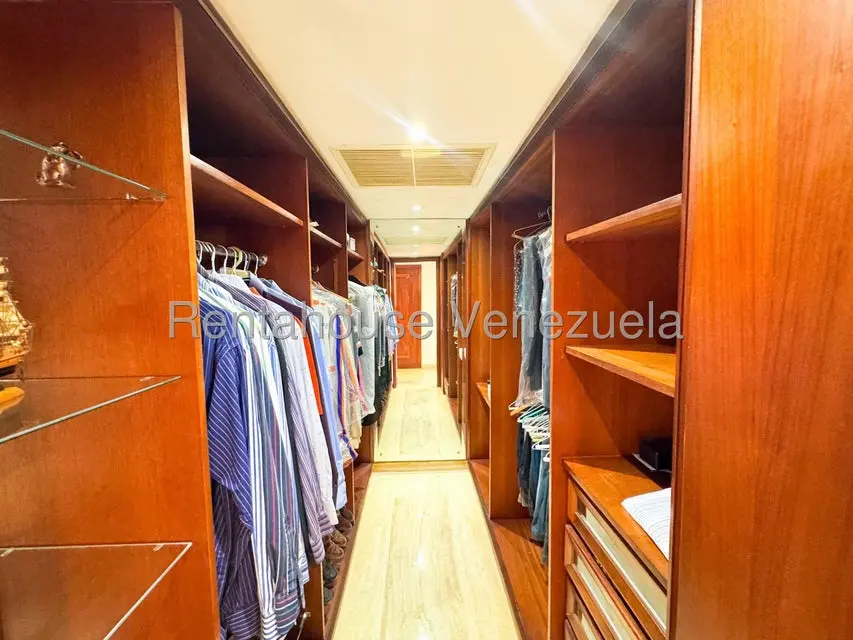 Apartamento (1 Nivel) en Alquiler en Lomas de San Roman, Distrito Metropolitano - 24