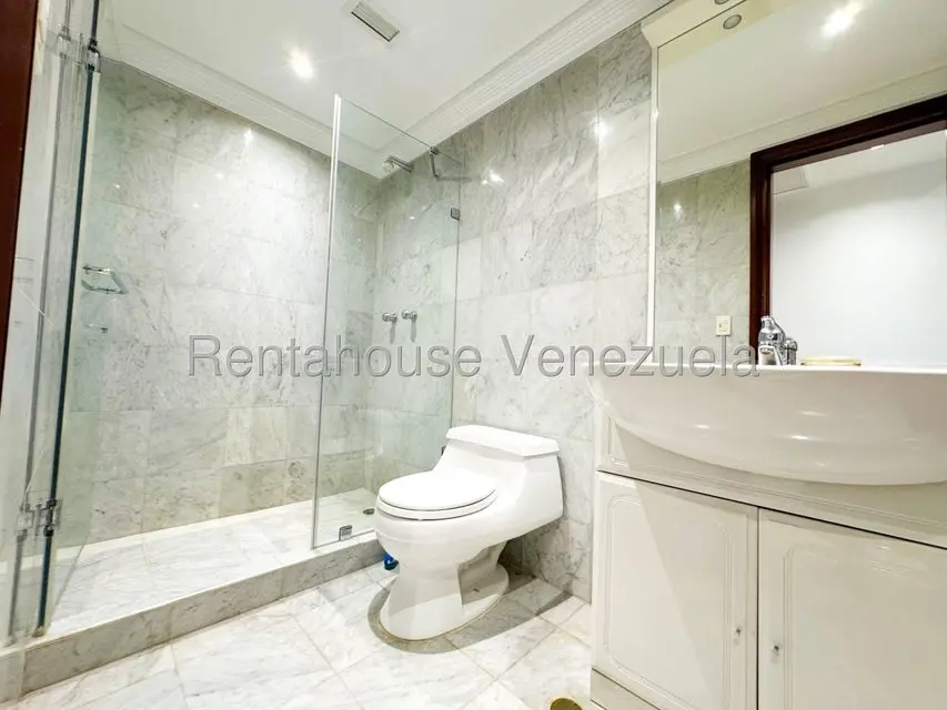 Apartamento (1 Nivel) en Alquiler en Lomas de San Roman, Distrito Metropolitano - 28