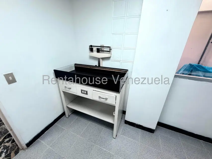 Comercial (Consultorio Medico) en Alquiler en El Marques, Distrito Metropolitano - 4