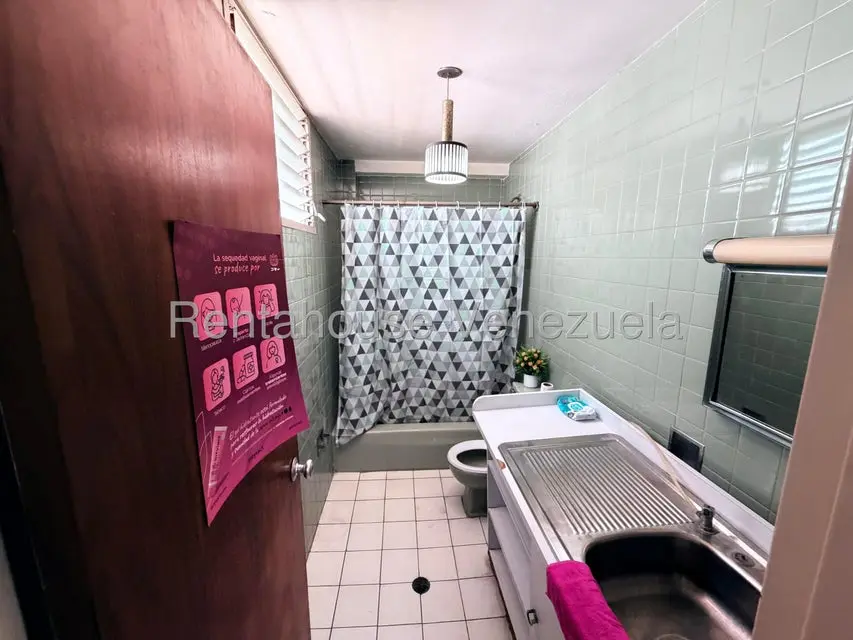 Comercial (Consultorio Medico) en Alquiler en El Marques, Distrito Metropolitano - 9