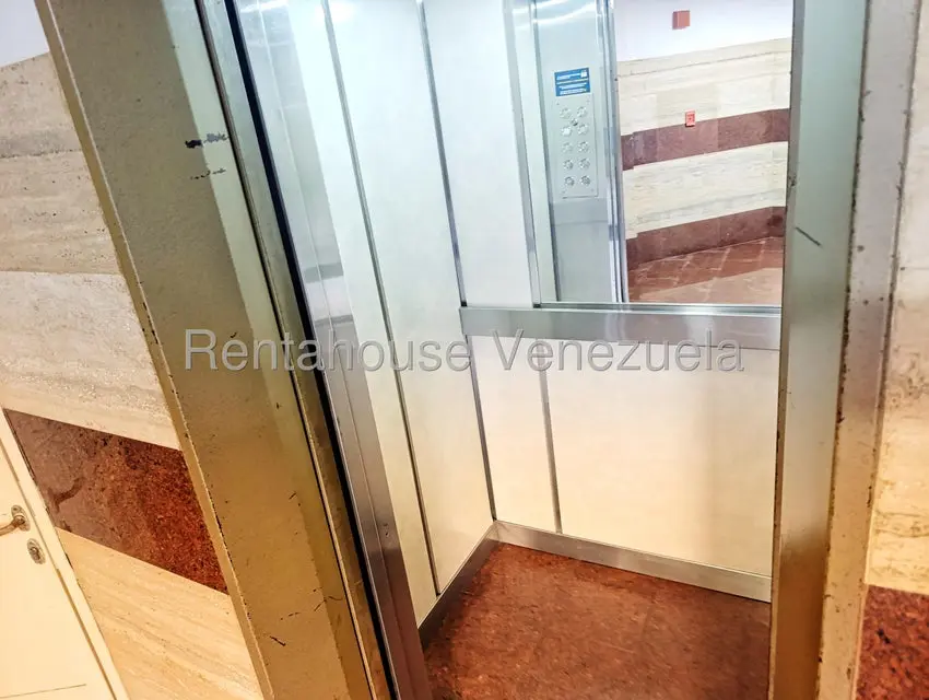 Apartamento (1 Nivel) en Venta en Colinas de La Tahona, Distrito Metropolitano - 3