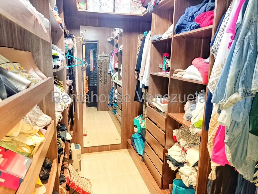 Apartamento (1 Nivel) en Venta en Colinas de La Tahona, Distrito Metropolitano - 24