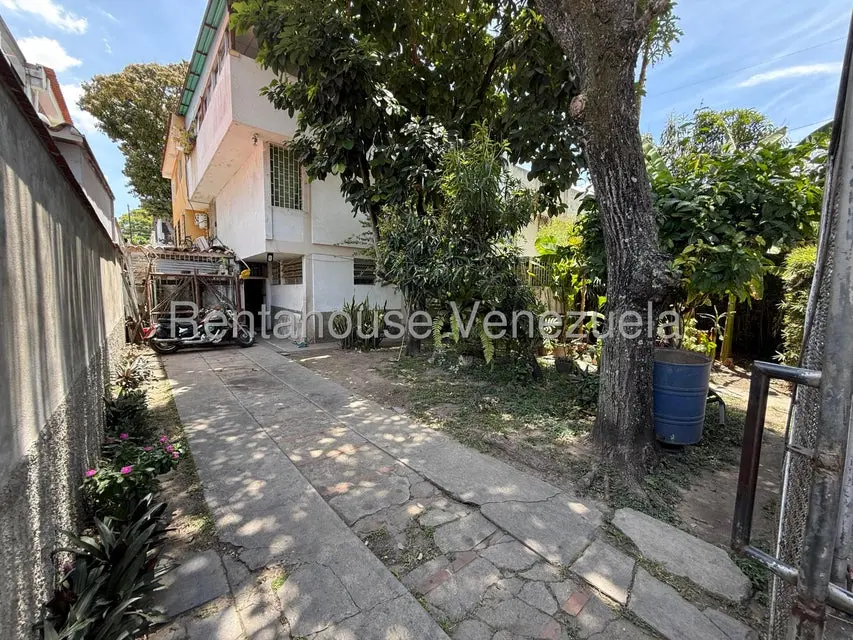 Casa (Multipes Niveles) en Venta en Los Chorros, Distrito Metropolitano - 2