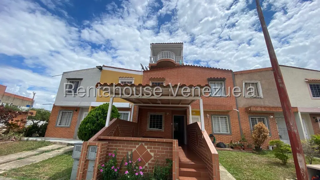 Townhouse (1 Nivel) en Venta en Flor Amarillo, Carabobo - 2