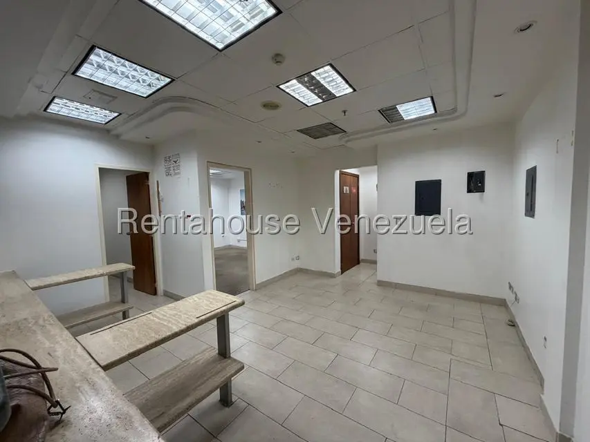 Comercial (Local Comercial) en Alquiler en El Cafetal, Distrito Metropolitano - 3