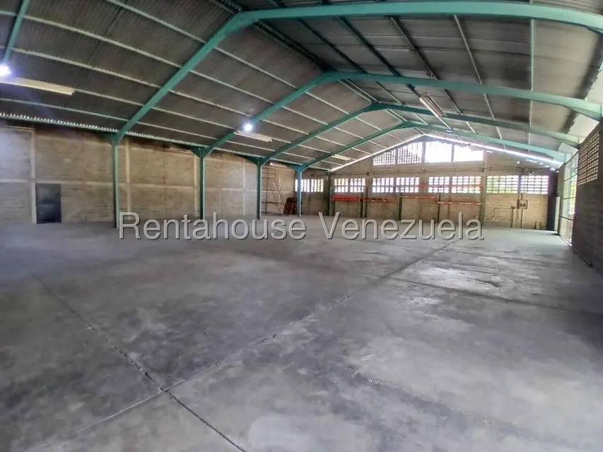 Comercial (Galpon - Deposito) en Alquiler en Guarenas, Miranda - 4