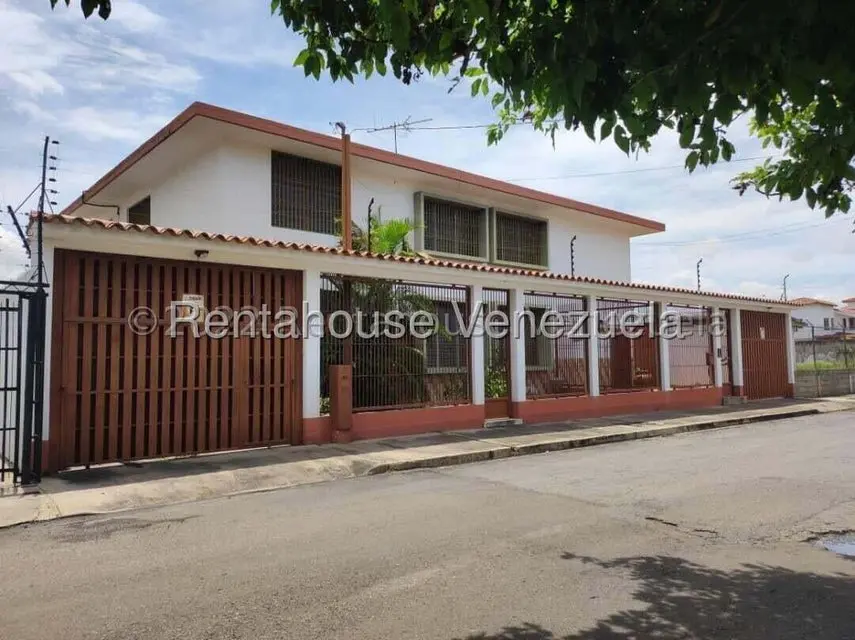 Casa (Duplex) en Venta en Zona Oeste, Lara - 2