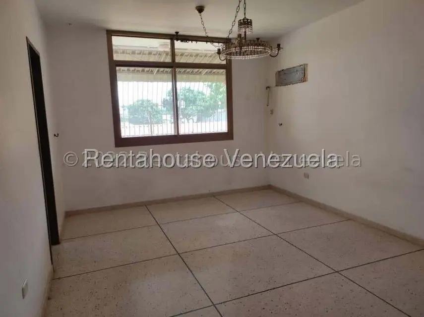 Casa (Duplex) en Venta en Zona Oeste, Lara - 13