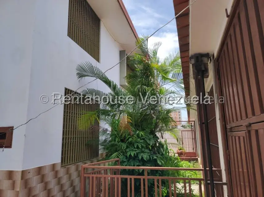 Casa (Duplex) en Venta en Zona Oeste, Lara - 23