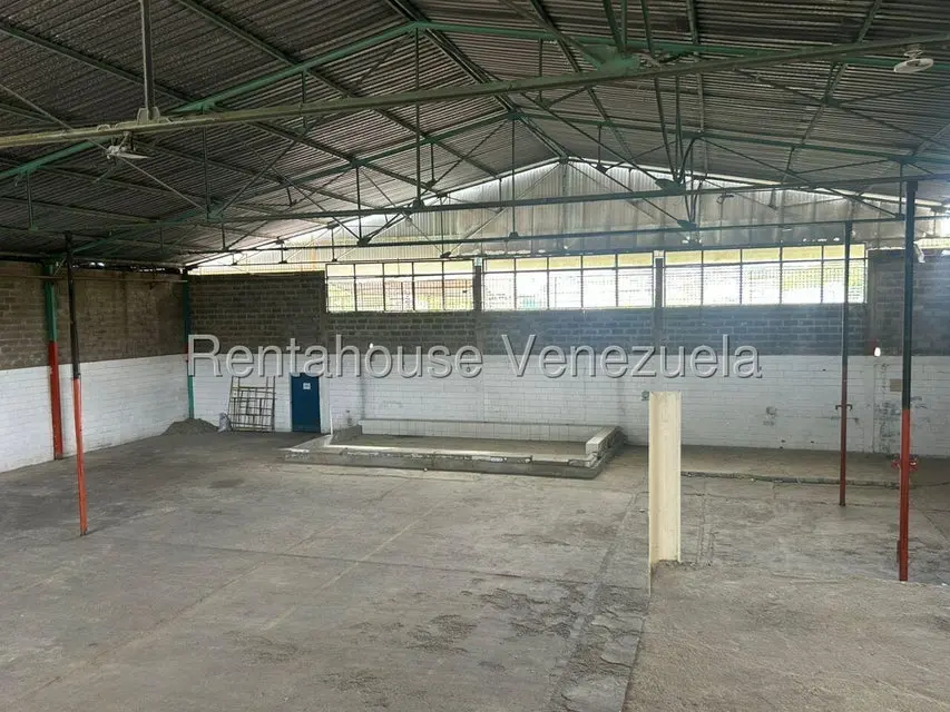 Comercial (Galpon - Deposito) en Alquiler en Las Dos Lagunas, Miranda - 11