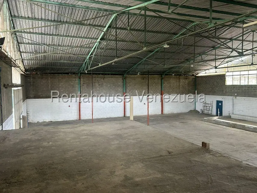 Comercial (Galpon - Deposito) en Alquiler en Las Dos Lagunas, Miranda - 12