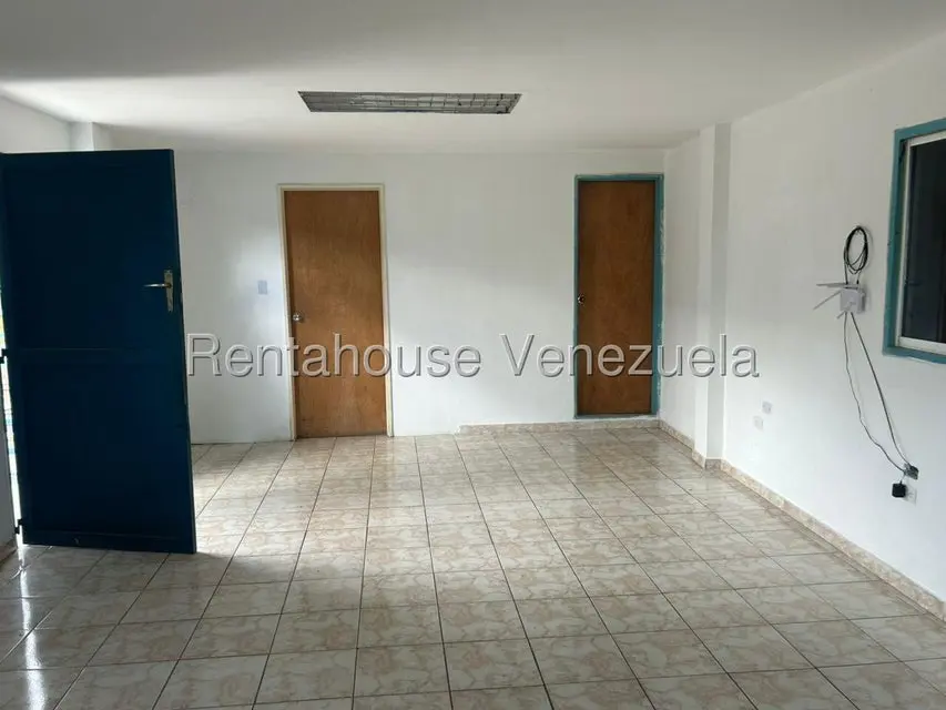 Comercial (Galpon - Deposito) en Alquiler en Las Dos Lagunas, Miranda - 13