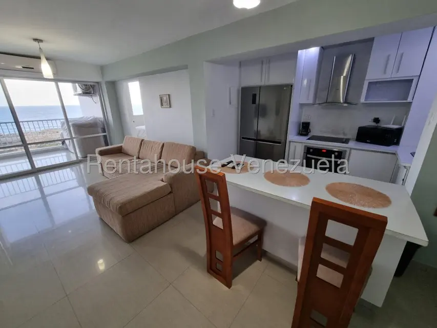 Apartamento (1 Nivel) en Alquiler en Los Corales, Vargas - 12