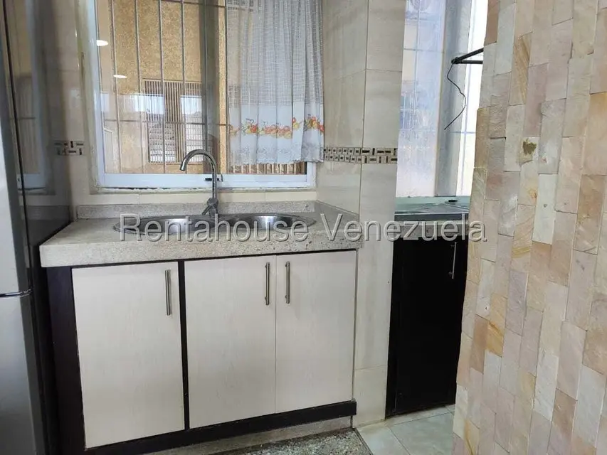 Apartamento (1 Nivel) en Alquiler en La Mora, Lara - 12