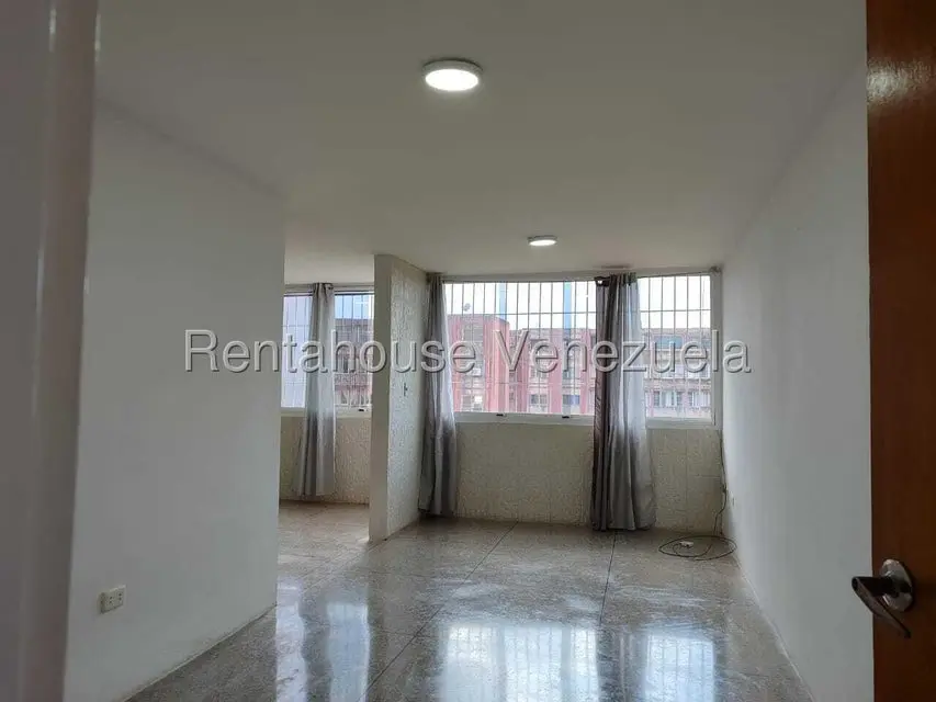 Apartamento (1 Nivel) en Alquiler en La Mora, Lara - 3