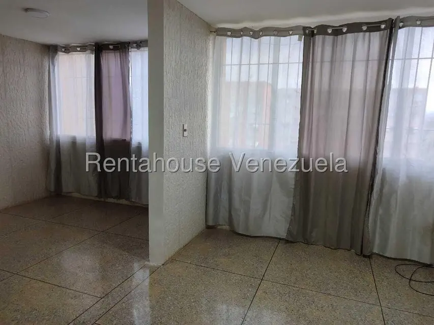 Apartamento (1 Nivel) en Alquiler en La Mora, Lara - 4