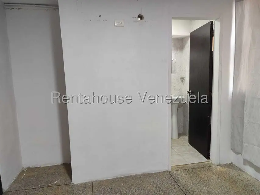 Apartamento (1 Nivel) en Alquiler en La Mora, Lara - 31