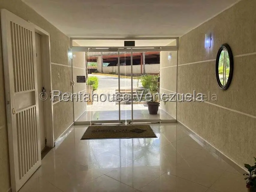 Apartamento (1 Nivel) en Venta en Los Naranjos Humboldt, Distrito Metropolitano - 2