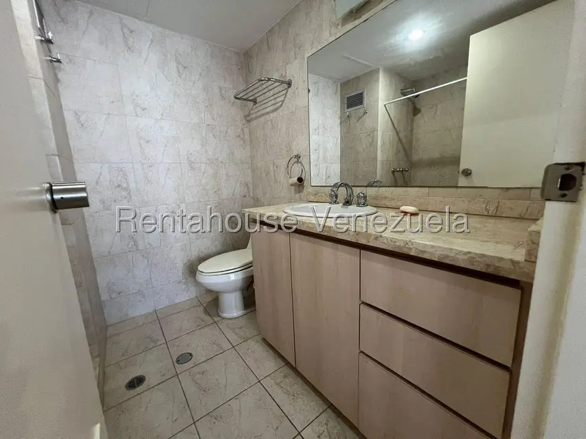 Apartamento (1 Nivel) en Venta en Caraballeda, Vargas - 5