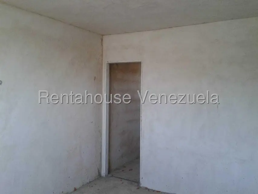 Townhouse (Multiples Niveles) en Venta en Bermudez, Zulia - 11