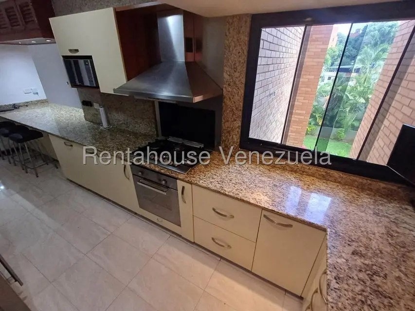 Apartamento (1 Nivel) en Alquiler en Los Dos Caminos, Distrito Metropolitano - 11