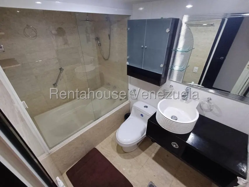 Apartamento (1 Nivel) en Alquiler en Los Dos Caminos, Distrito Metropolitano - 15