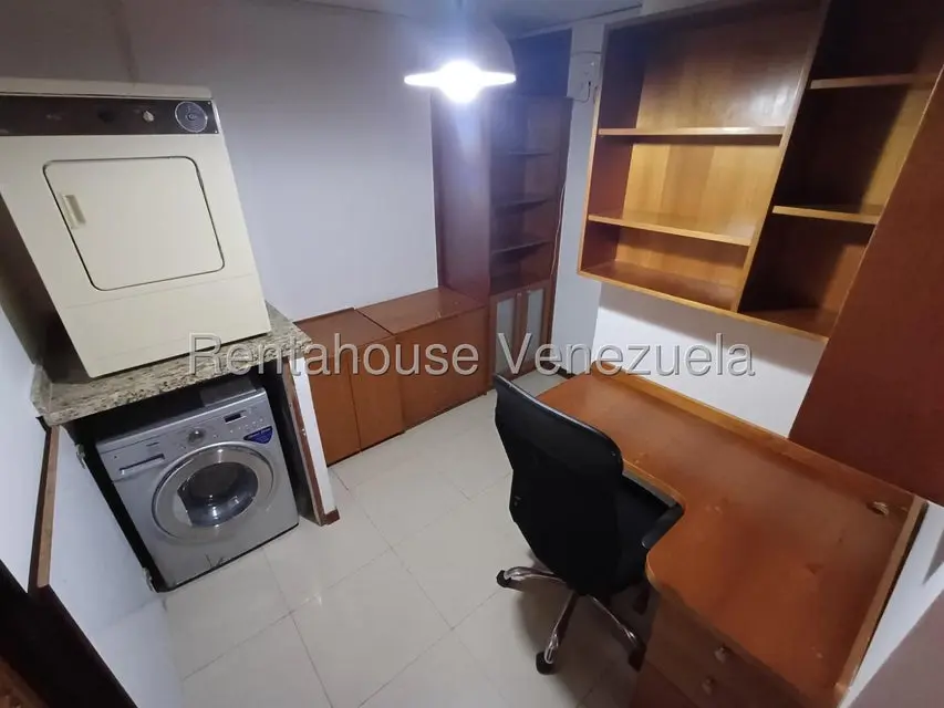 Apartamento (1 Nivel) en Alquiler en Los Dos Caminos, Distrito Metropolitano - 19