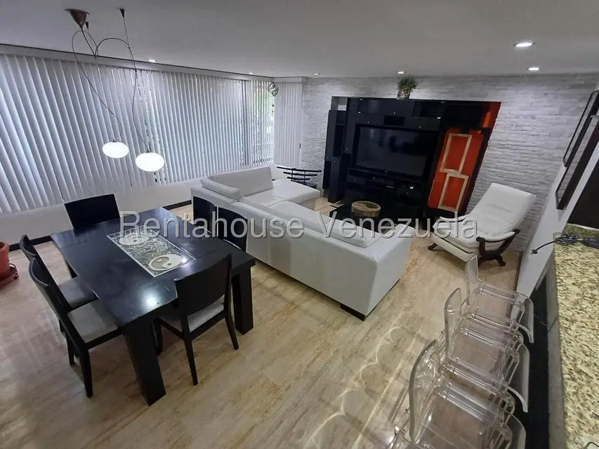 Apartamento (1 Nivel) en Alquiler en Los Dos Caminos, Distrito Metropolitano - 5