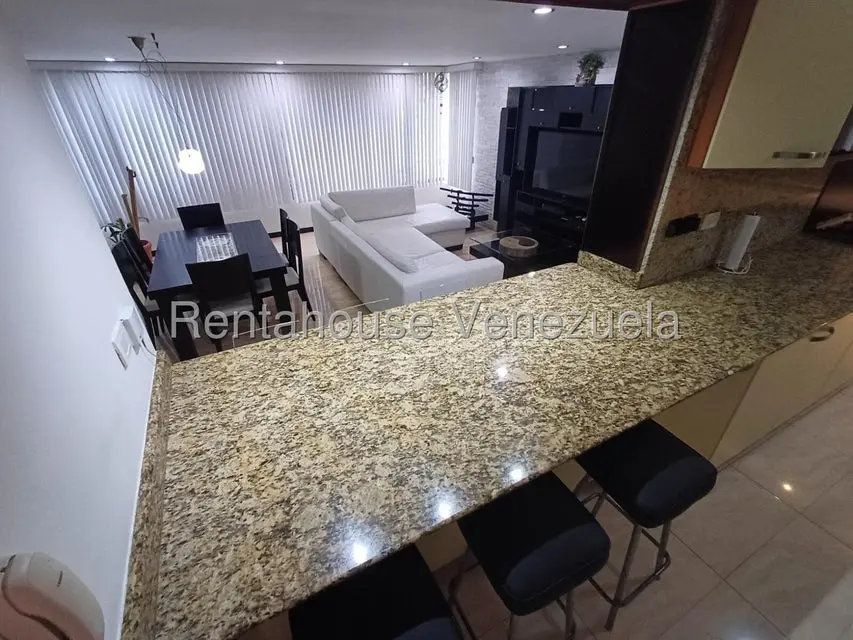 Apartamento (1 Nivel) en Alquiler en Los Dos Caminos, Distrito Metropolitano - 8
