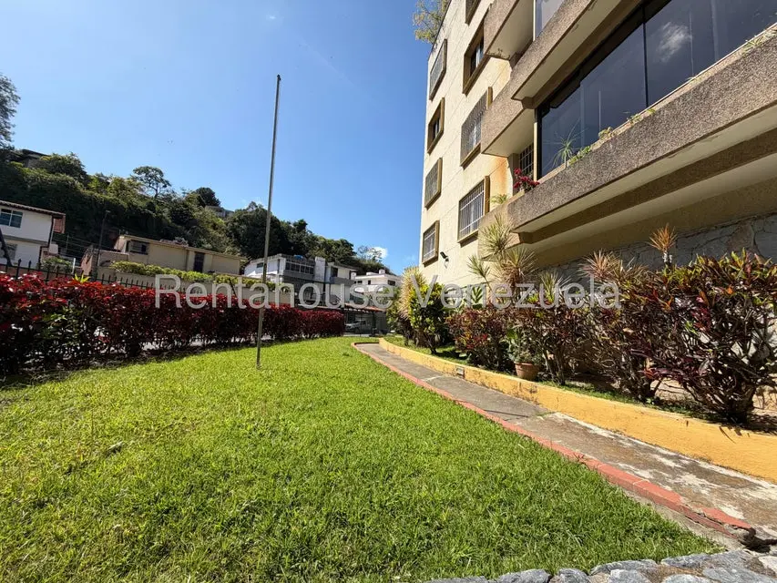 Apartamento (1 Nivel) en Venta en Cumbres de Curumo, Distrito Metropolitano - 2