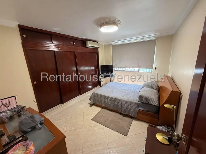 Apartamento (1 Nivel) en Venta en Cumbres de Curumo, Distrito Metropolitano - 24