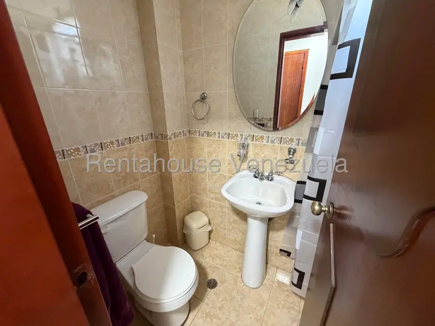 Apartamento (1 Nivel) en Venta en Cumbres de Curumo, Distrito Metropolitano - 4