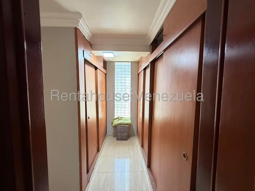 Apartamento (1 Nivel) en Venta en Cumbres de Curumo, Distrito Metropolitano - 32
