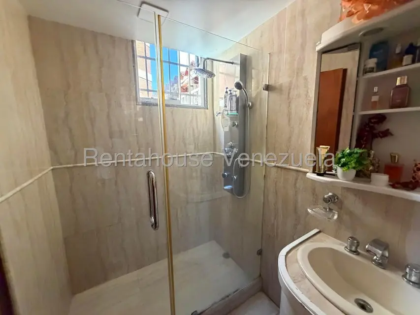 Apartamento (1 Nivel) en Venta en Cumbres de Curumo, Distrito Metropolitano - 34