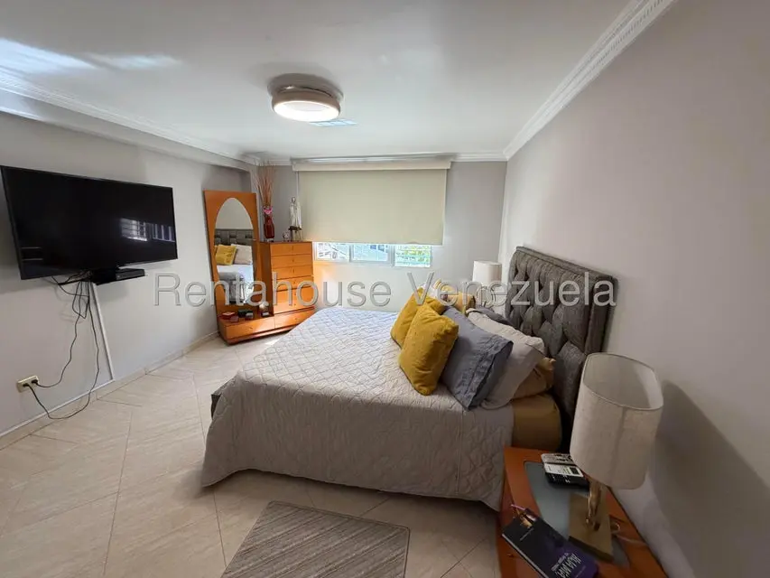 Apartamento (1 Nivel) en Venta en Cumbres de Curumo, Distrito Metropolitano - 35