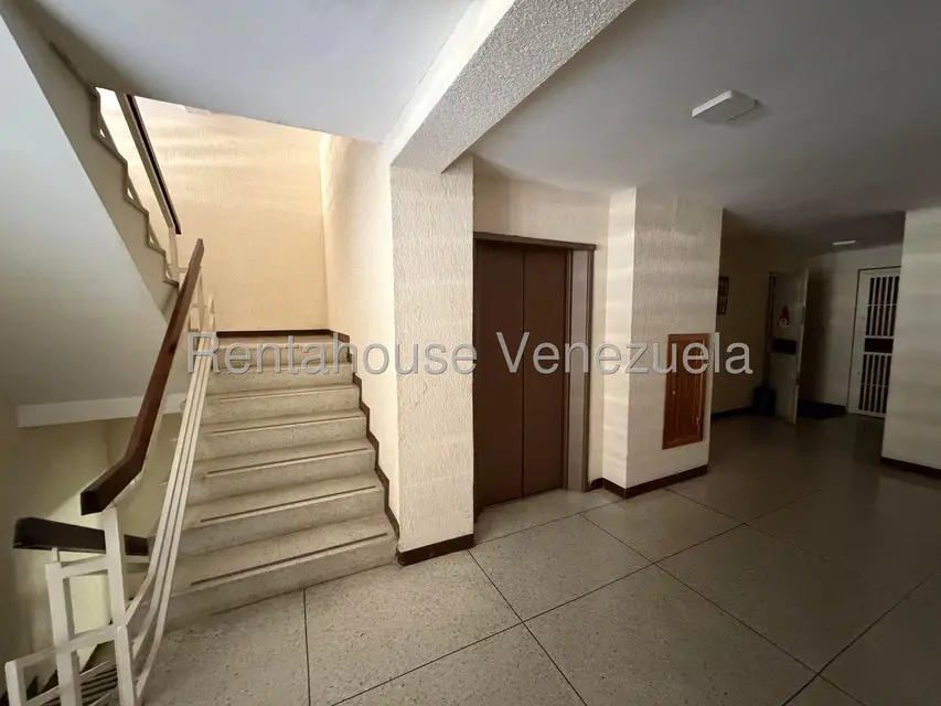 Apartamento (1 Nivel) en Venta en Cumbres de Curumo, Distrito Metropolitano - 42